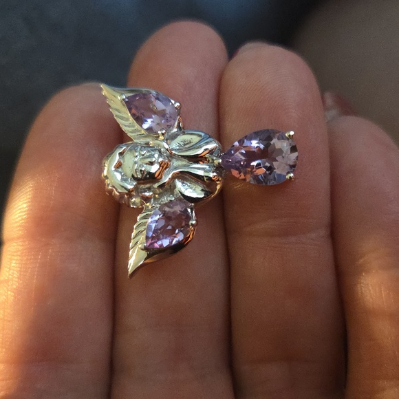 Genuine Tanzanites 45ct In a pendant in the shape of an angel (Brooch)